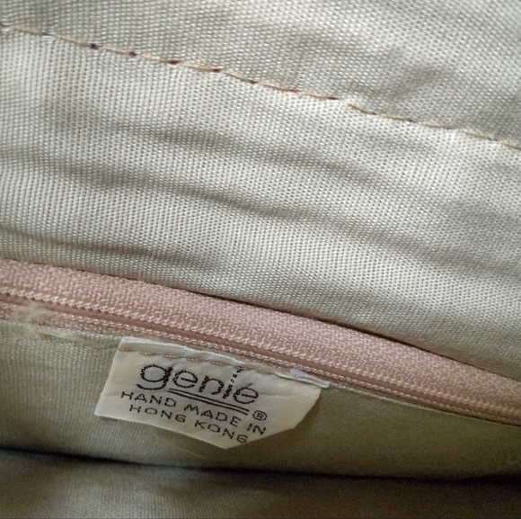 Vintage Genie Straw Crossbody Bag - Picture 8 of 8